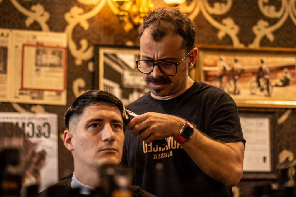 El peluquero Salvador Oliver