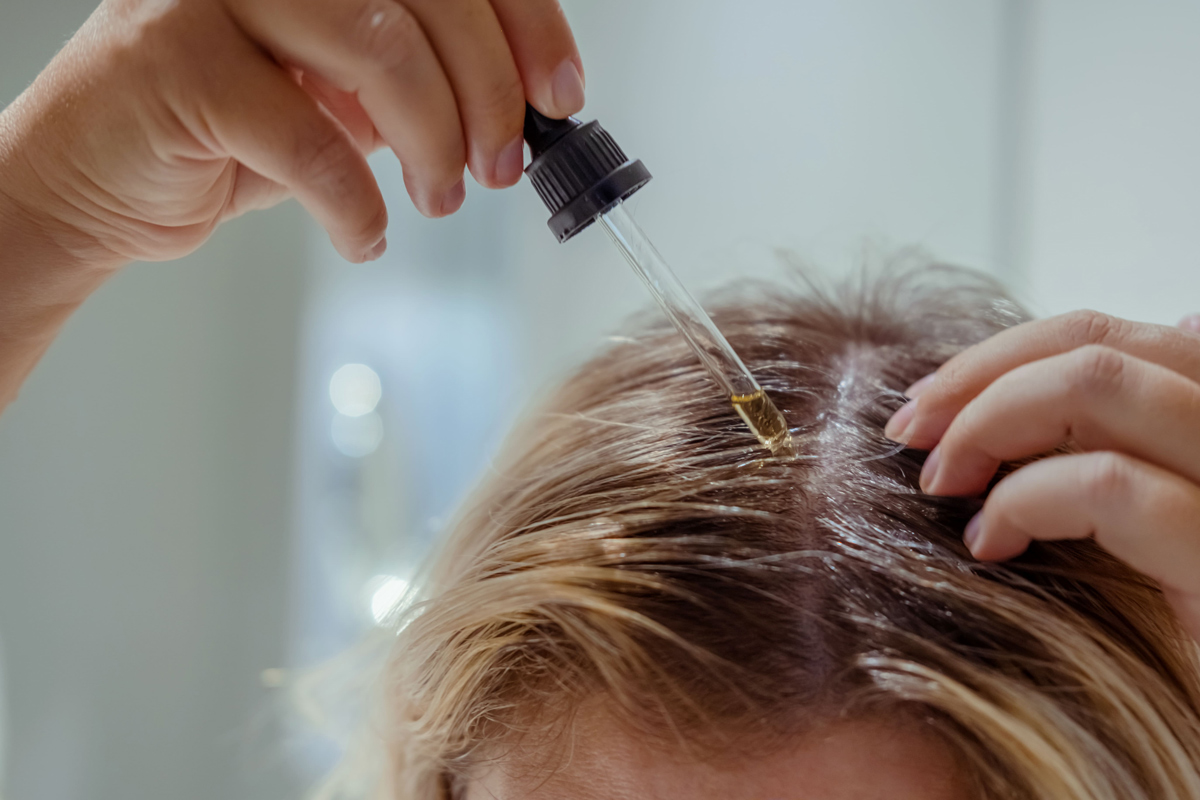 Péptidos cabello: solución alopecia femenina