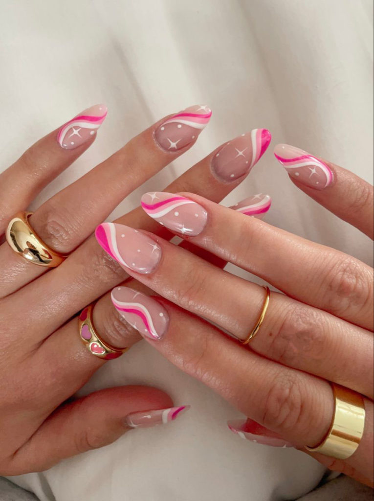Uñas rosa groovy nails