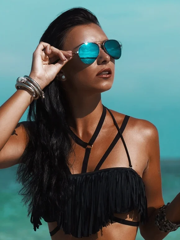 Cuidado del cabello en verano con tratamiento de hidratación tras la exposición al sol y al mar