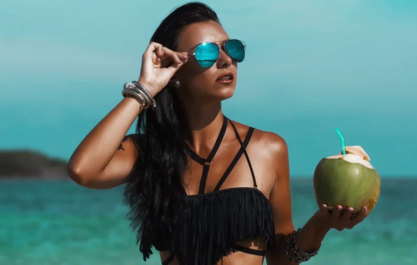 Cuidado del cabello en verano con tratamiento de hidratación tras la exposición al sol y al mar