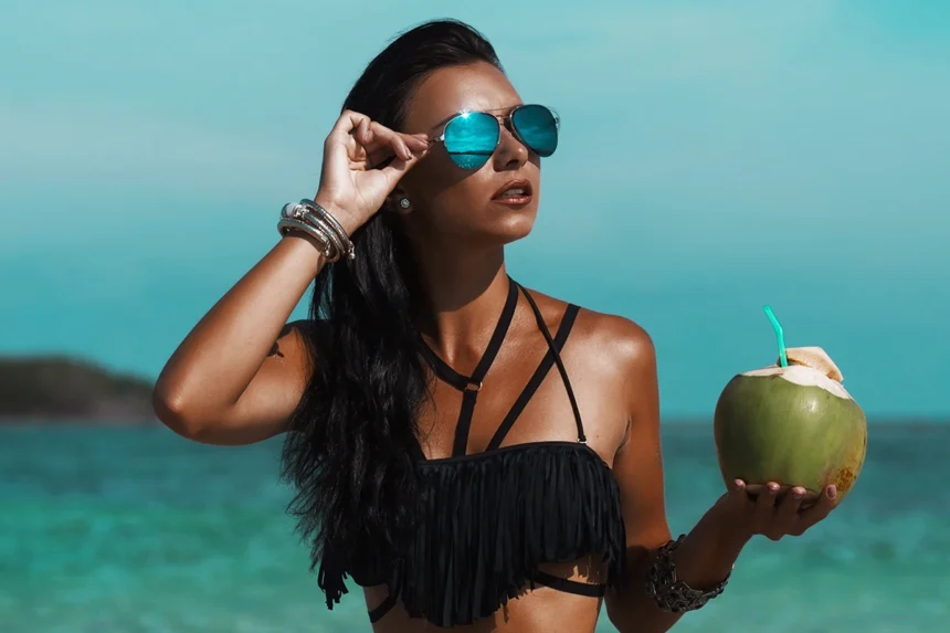 Cuidado del cabello en verano con tratamiento de hidratación tras la exposición al sol y al mar