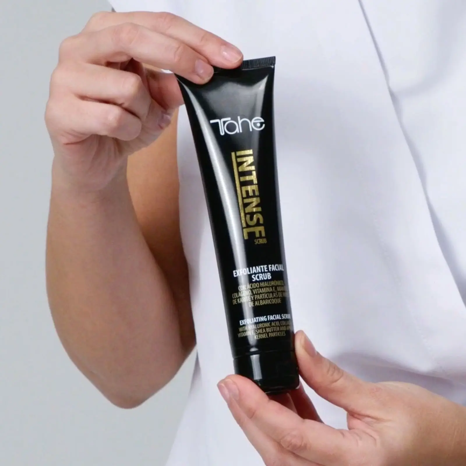 Exfoliante facial suave de Tahe Intense