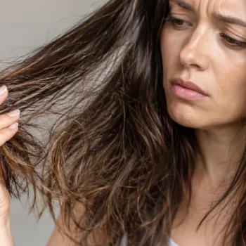 pelo poroso Pelo poroso después del verano: 7 señales de que tu cabello necesita reconstrucción
