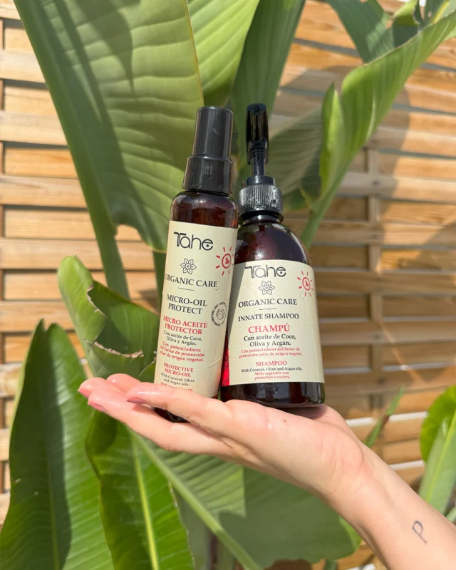 Hay algo mágico en el #verano… El olor a mar, el #sol en la piel, los recuerdos que se quedan para siempre... Y en medio de todo eso, tu #cabello también forma parte de la historia. Elige Organic Care Solar para que tu melena pueda vivir mejor esta temporada y estar siempre perfecta a pesar del cloro, el sol y el viento.

Mímate con este Pack Regenerador (Champú Innate + Micro-Oil Protect), ideal para cabellos finos. Limpia en profundidad, nutre y protege de los factores ambientales.

Porque el verano se disfruta con todo... ¡menos con el pelo estropeado! 🌊🌞🍃
.
.
.
.
#Tahe #OrganicCare #Tahelovers #beautifyingyourlife #sun #summer #hair #haircare #sinsulfatos #vegan #sinparabenos #sinsiliconas #proteccionsolar
